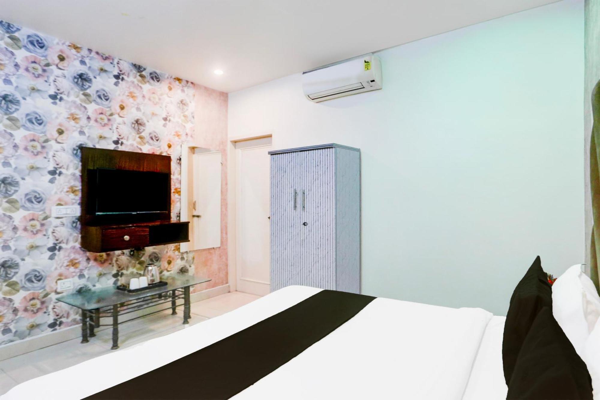 Super Collection O Roop Vihar Rohtak Formerly Hotel Maha エクステリア 写真